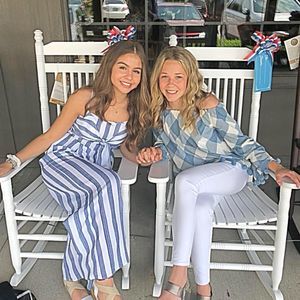 Meet your Posher, Mia